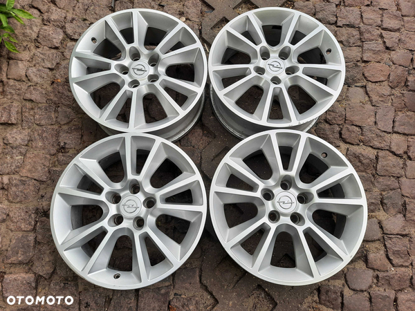 Oryginalne felgi aluminiowe OPEL 17" 5x110 Astra H Zafira B Meriva