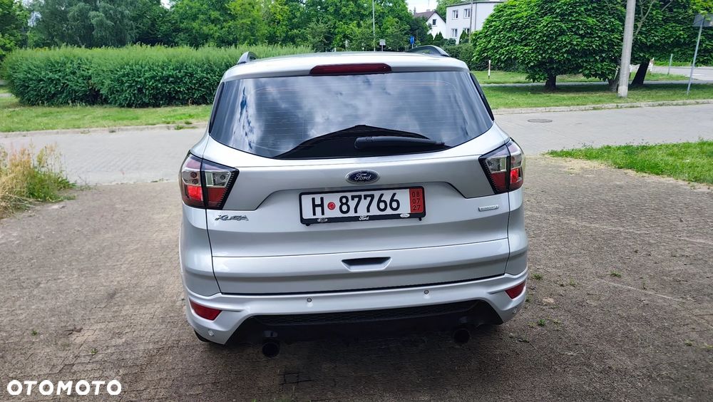 Ford Kuga 1.5 EcoBoost 2x4 ST-Line - 6