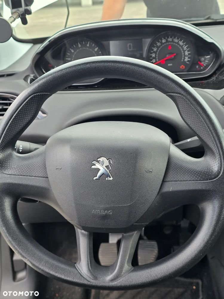 Peugeot 208 - 15