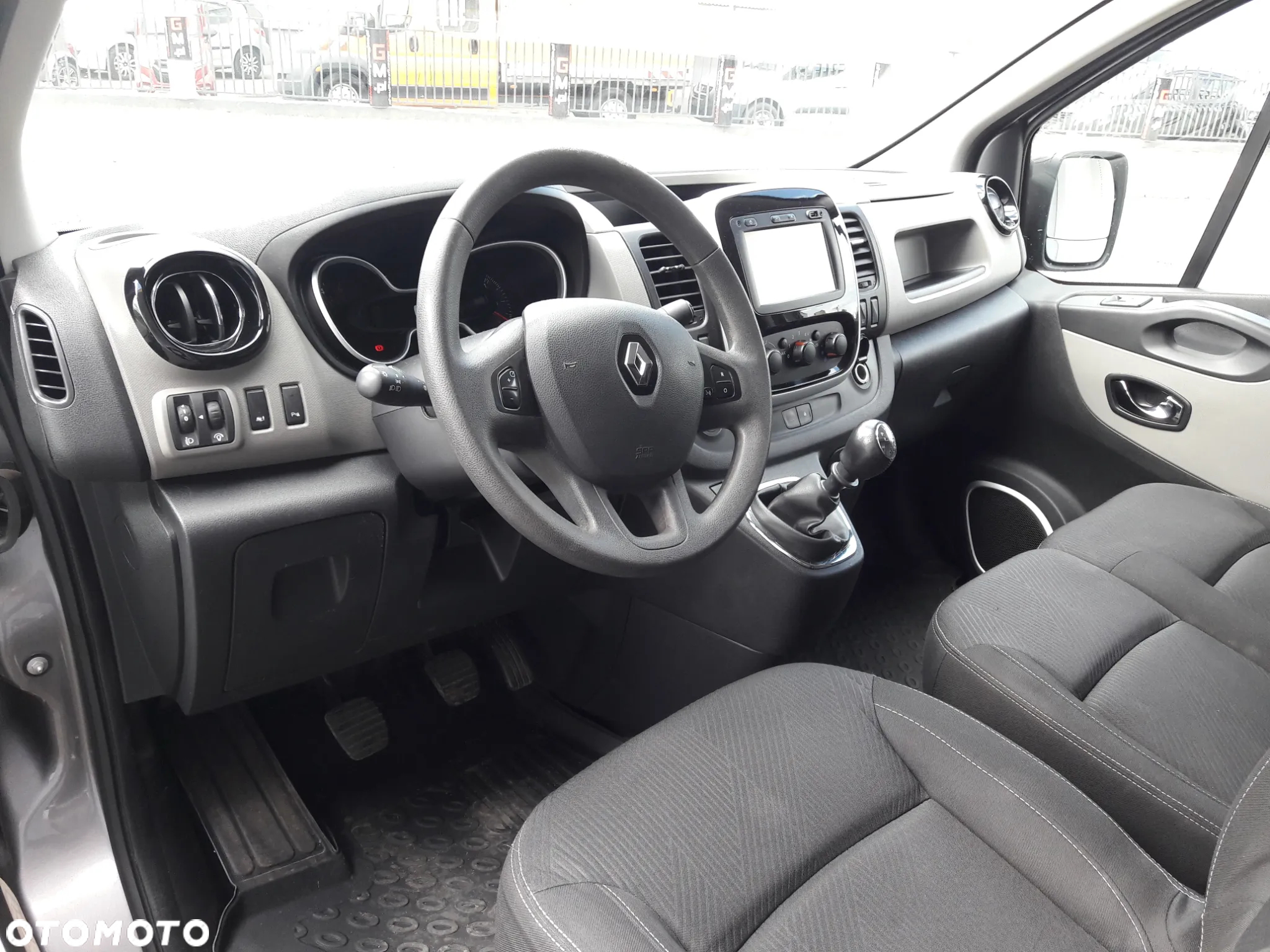 Renault TRAFIC - 6
