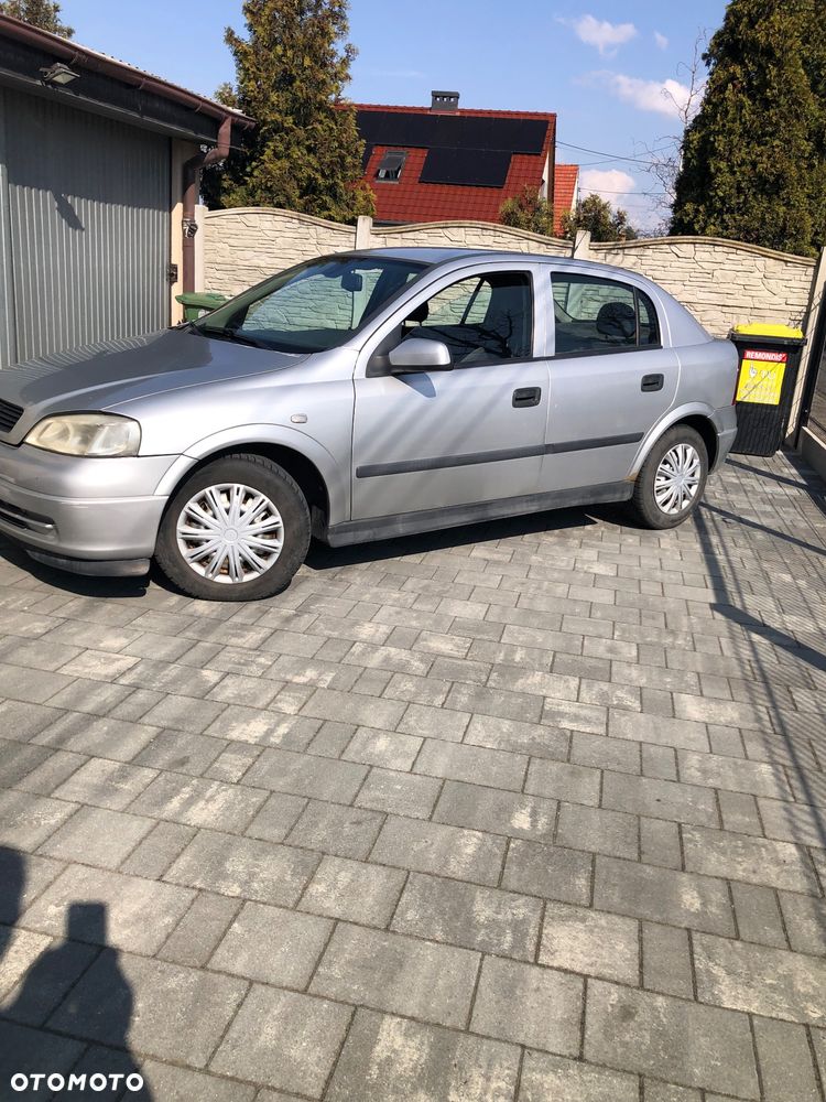 Opel Astra 1.6 GL / Club - 3
