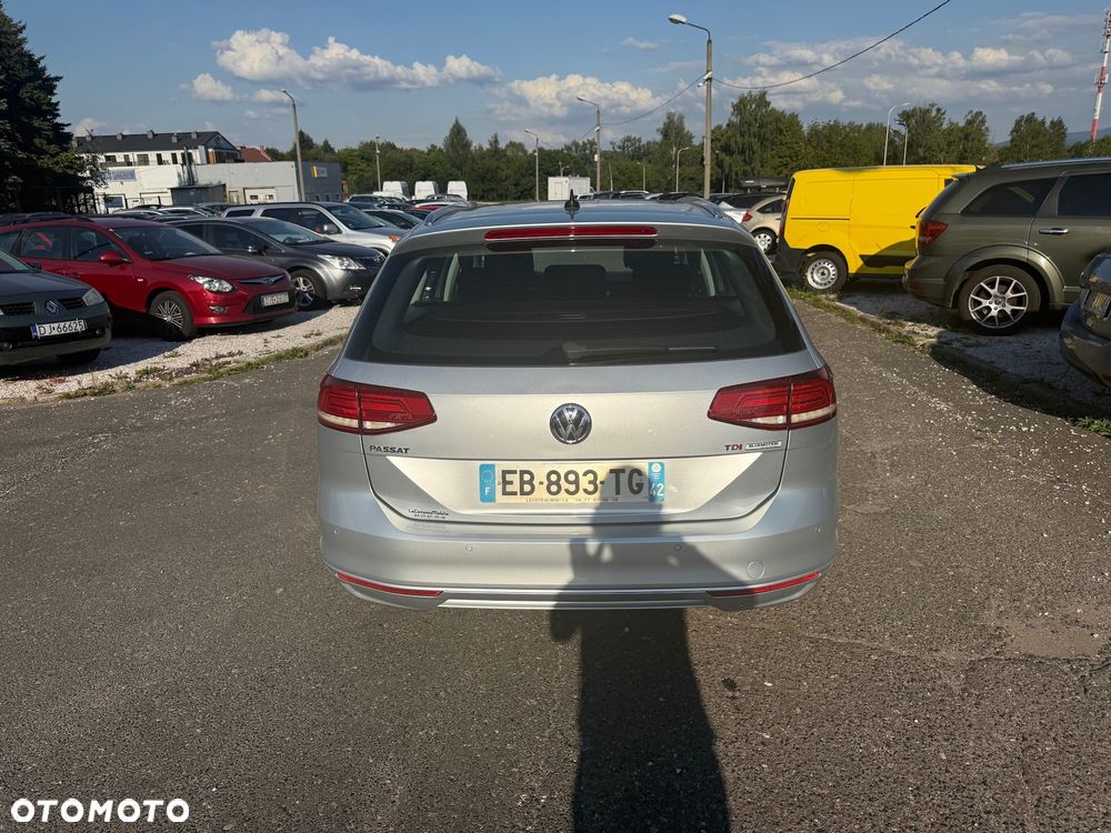 Volkswagen Passat ver-variant-1-6-tdi-scr-dsg-comfortline - 22