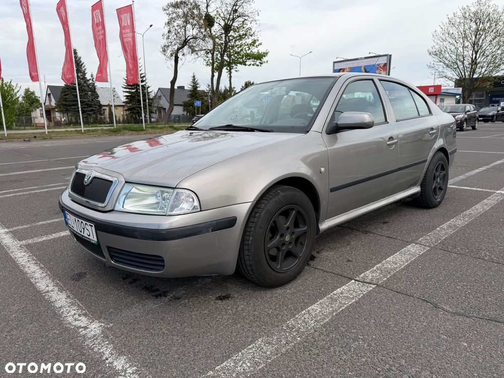 Skoda Octavia 1.6 Tour - 1