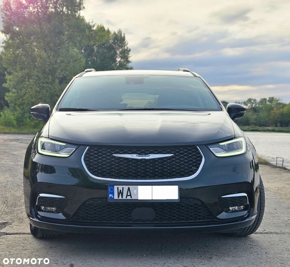 Chrysler Pacifica - 2
