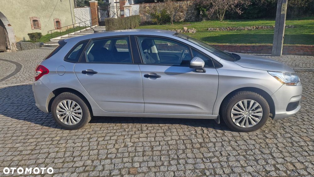 Citroën C4 HDi 90 Attraction - 8