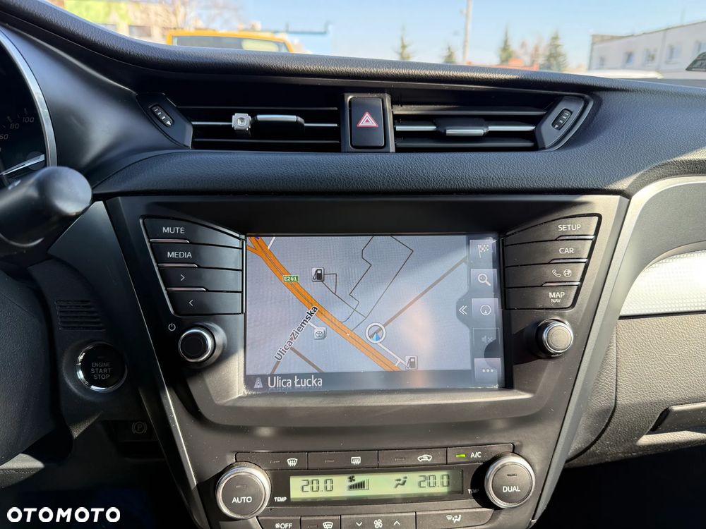 Toyota Avensis 1.8 Prestige MS - 21