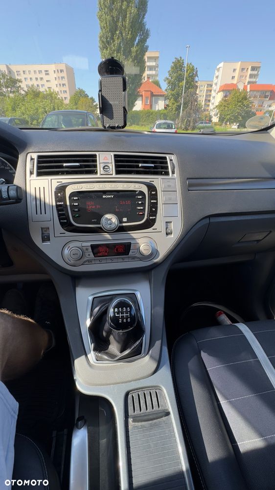 Ford Kuga 2.0 TDCi 2x4 Titanium - 15