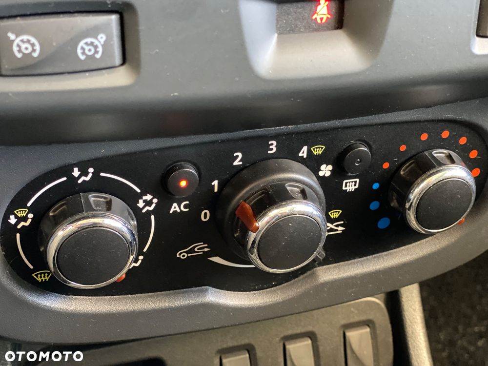 Dacia Duster 1.6 Laureate - 24