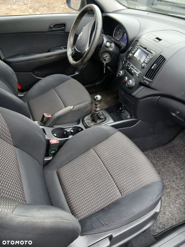 Hyundai i30 1.6 Comfort - 9