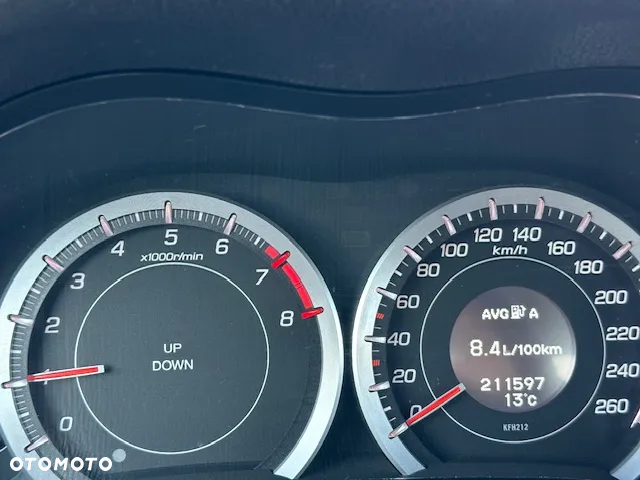 Honda Accord 2.0 Executive - 16