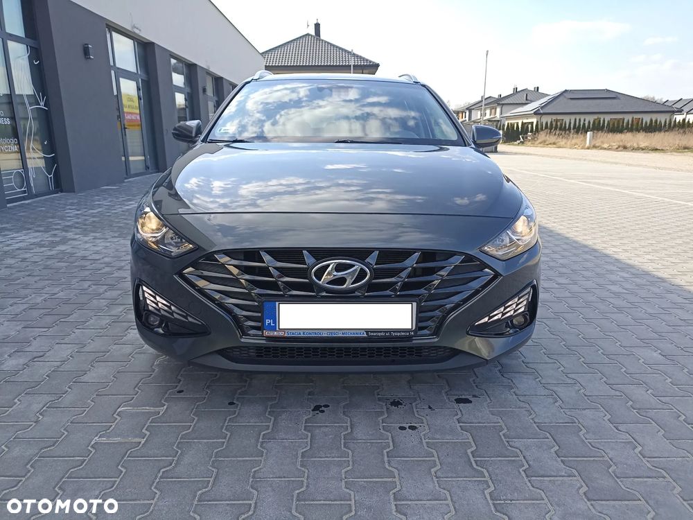 Hyundai i30 1.5 T-GDI 48V Comfort DCT - 2