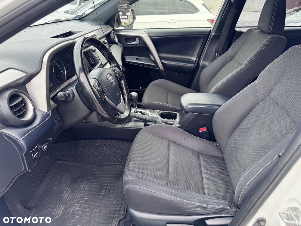 Toyota RAV4 Hybrid Premium 4x2 - 12
