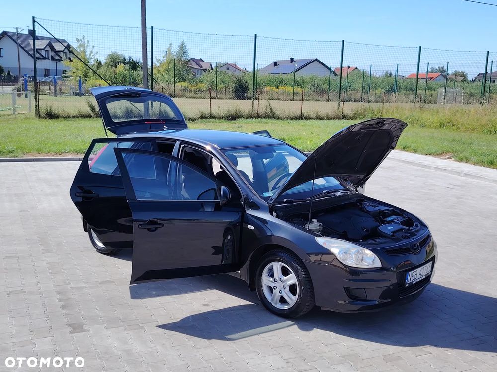 Hyundai i30 1.6 CRDi Style EU5 - 18