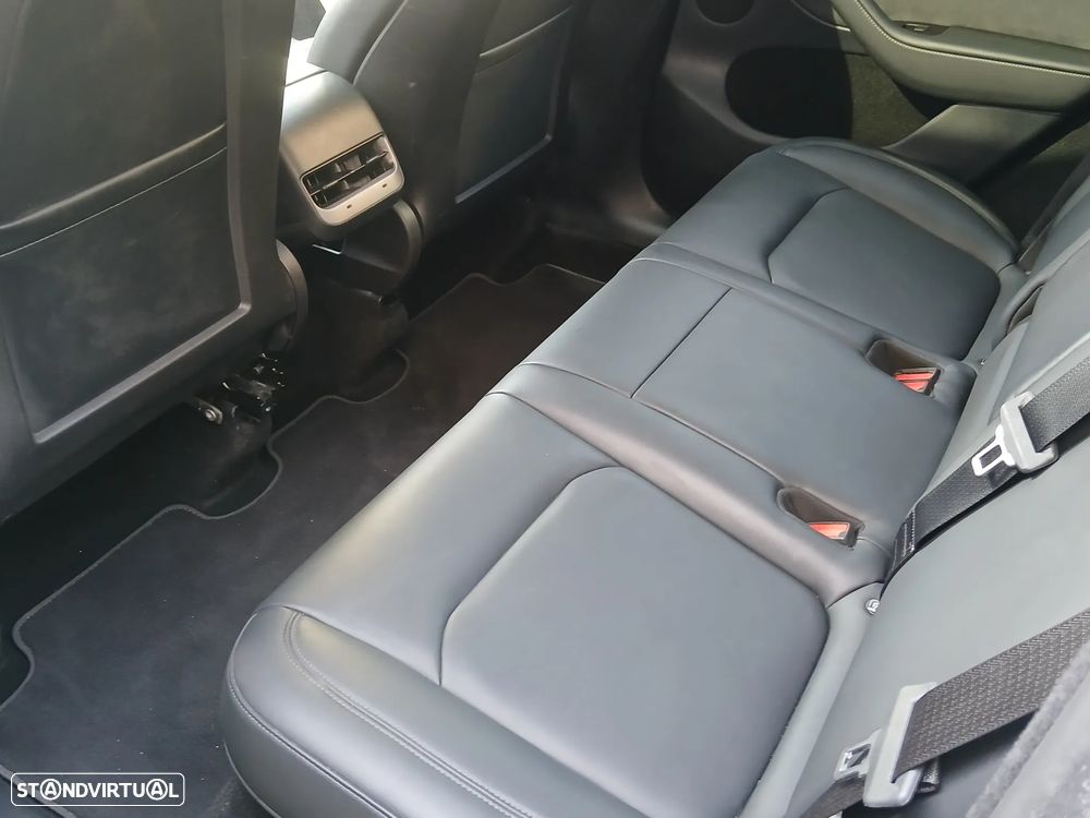 Tesla Model Y Long Range Dual Motor AWD - 15
