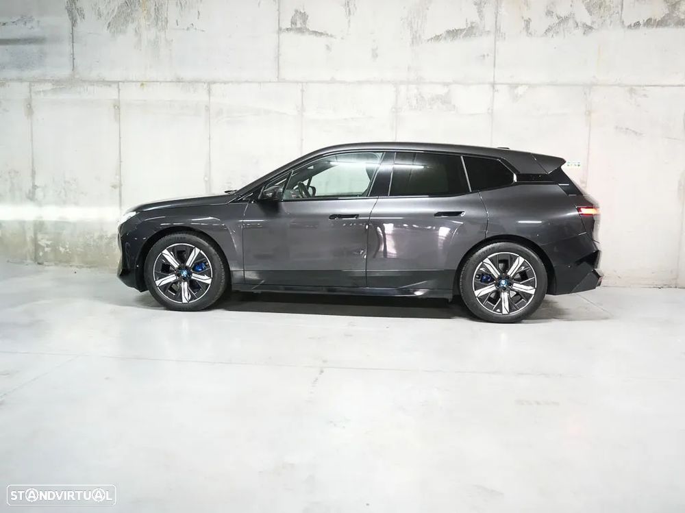 BMW iX xDrive 40 Pack Desportivo - 2