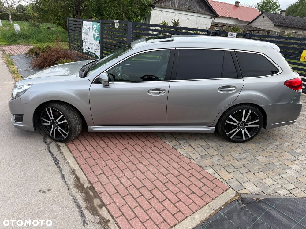Subaru Legacy 2.5i GT - 10