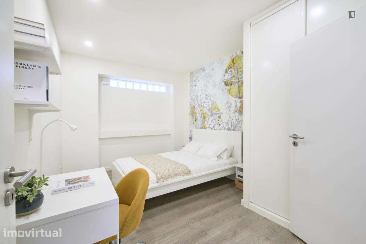 Quarto - localizado em Roma-Areeiro Lisbon - Grande imagem: 2/34