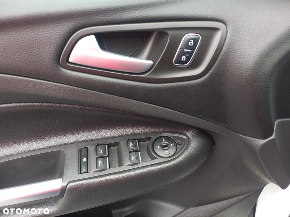 Ford Kuga 1.5 TDCi 2x4 Titanium - 30