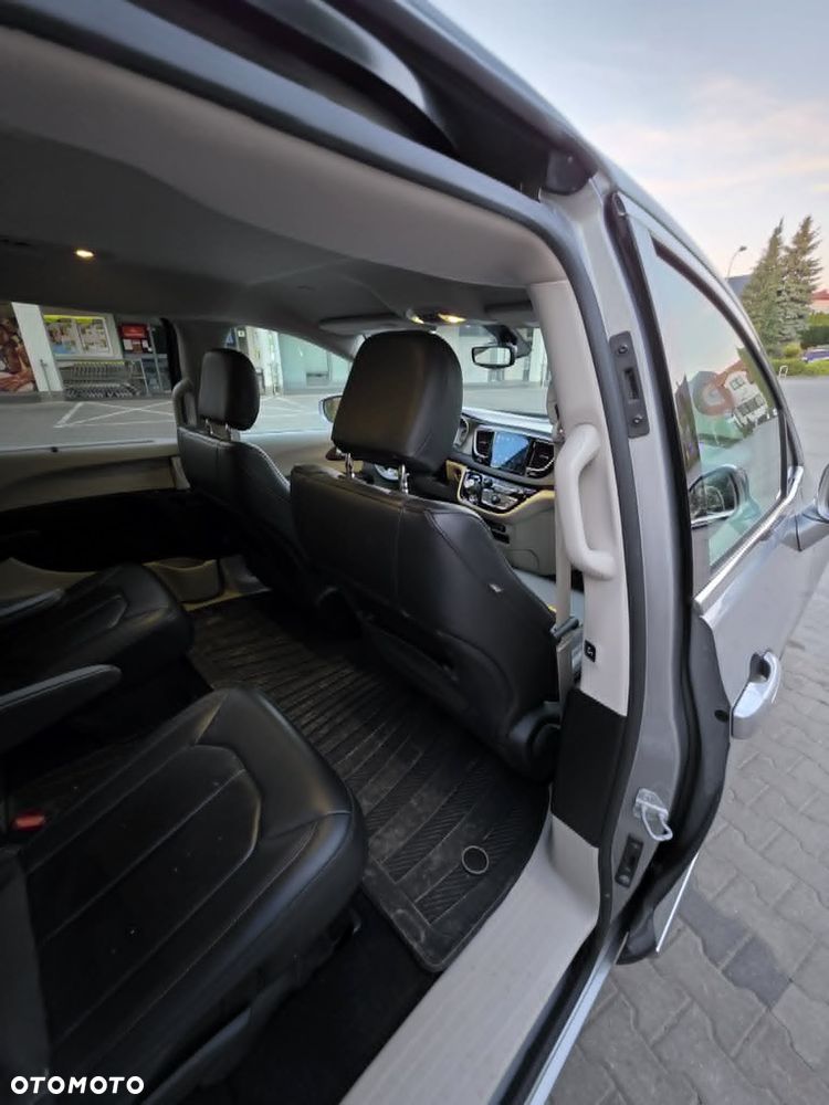Chrysler Pacifica - 25