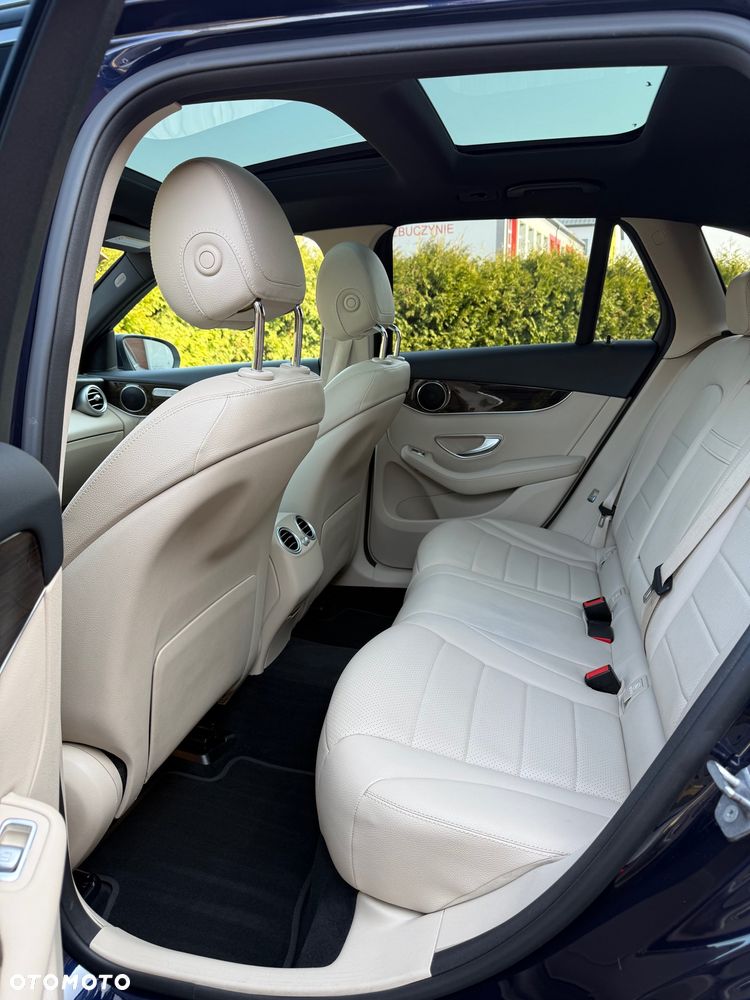Mercedes-Benz GLC 300 4Matic 9G-TRONIC Exclusive - 26