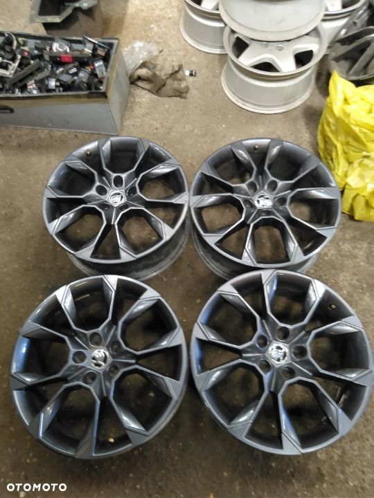Felgi SKODA OCTAVIA 3 III RS 7.5" x 19" 5x112 ET 51 - 1