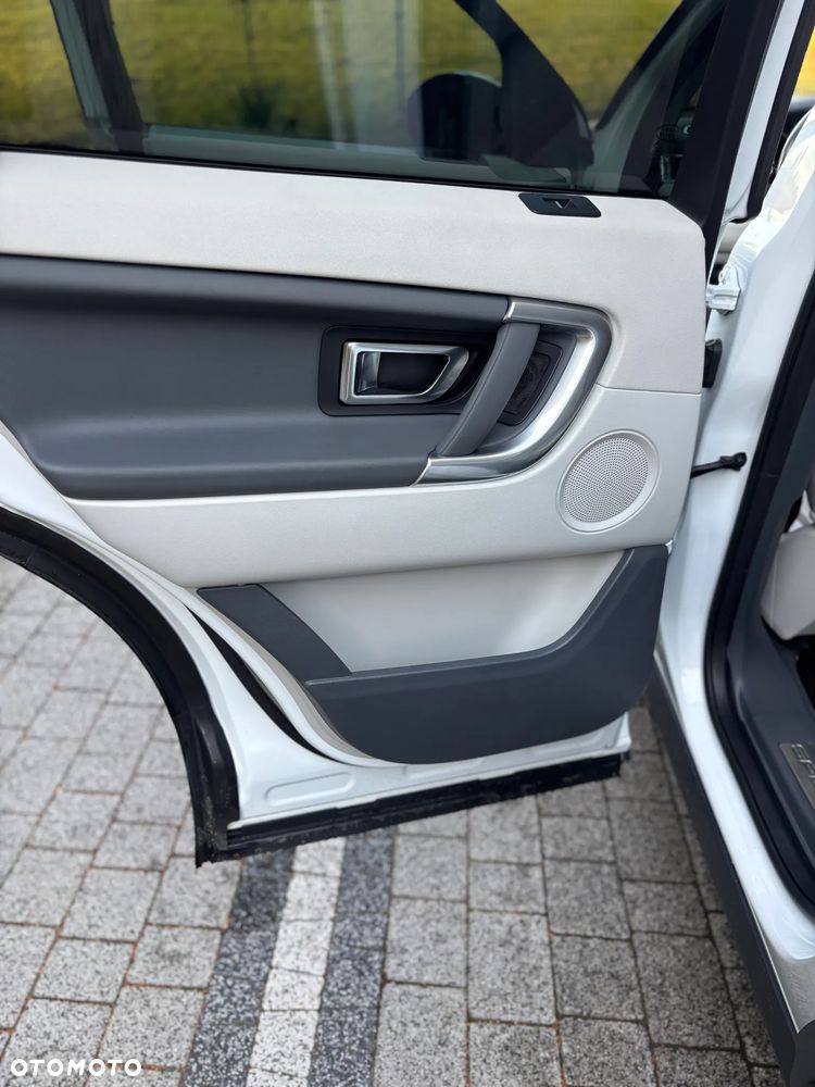 Land Rover Discovery Sport TD4 HSE Luxury - 12