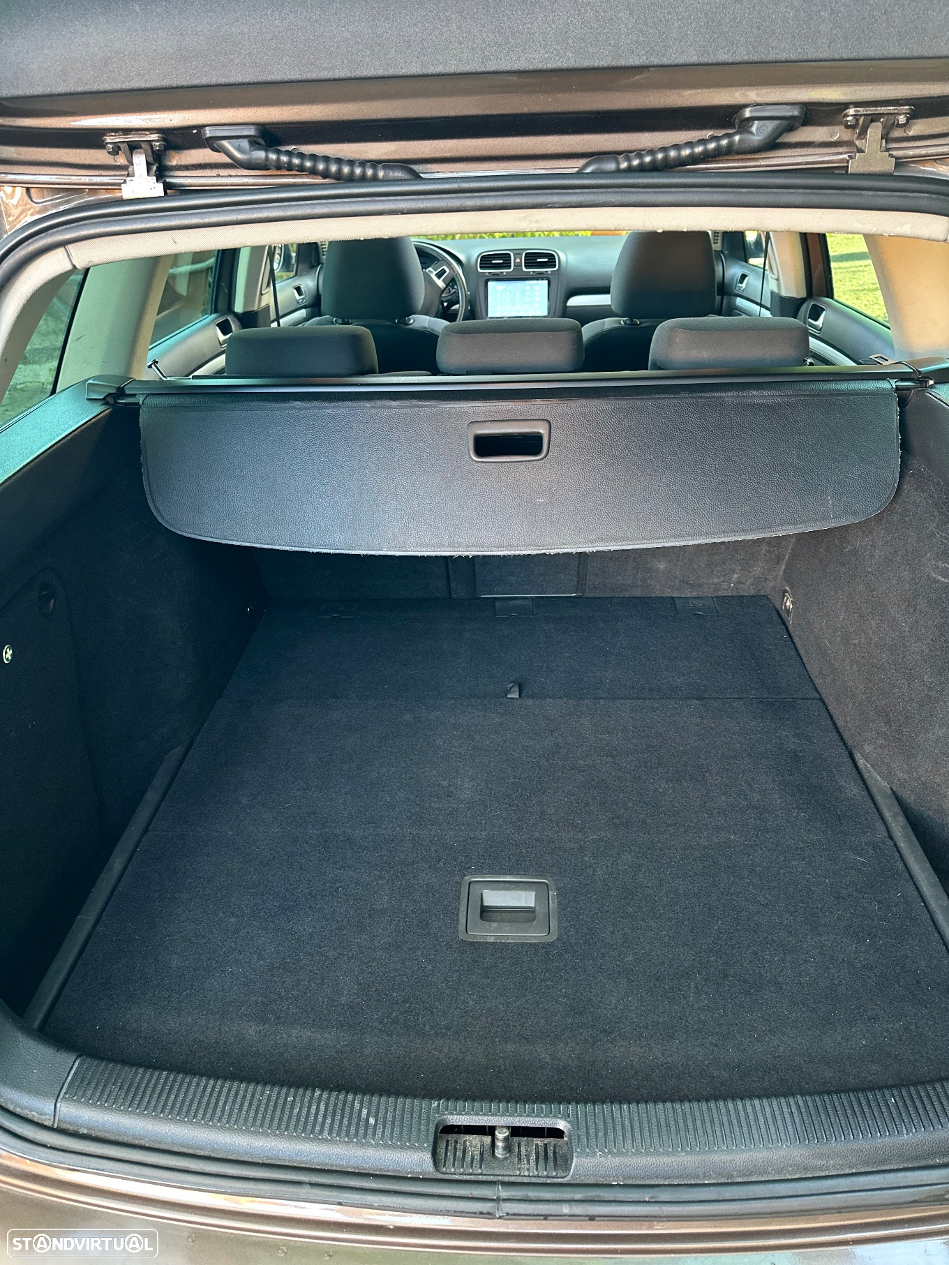 VW Golf 2.0 TDi BlueMotion Confortline DSG - 25