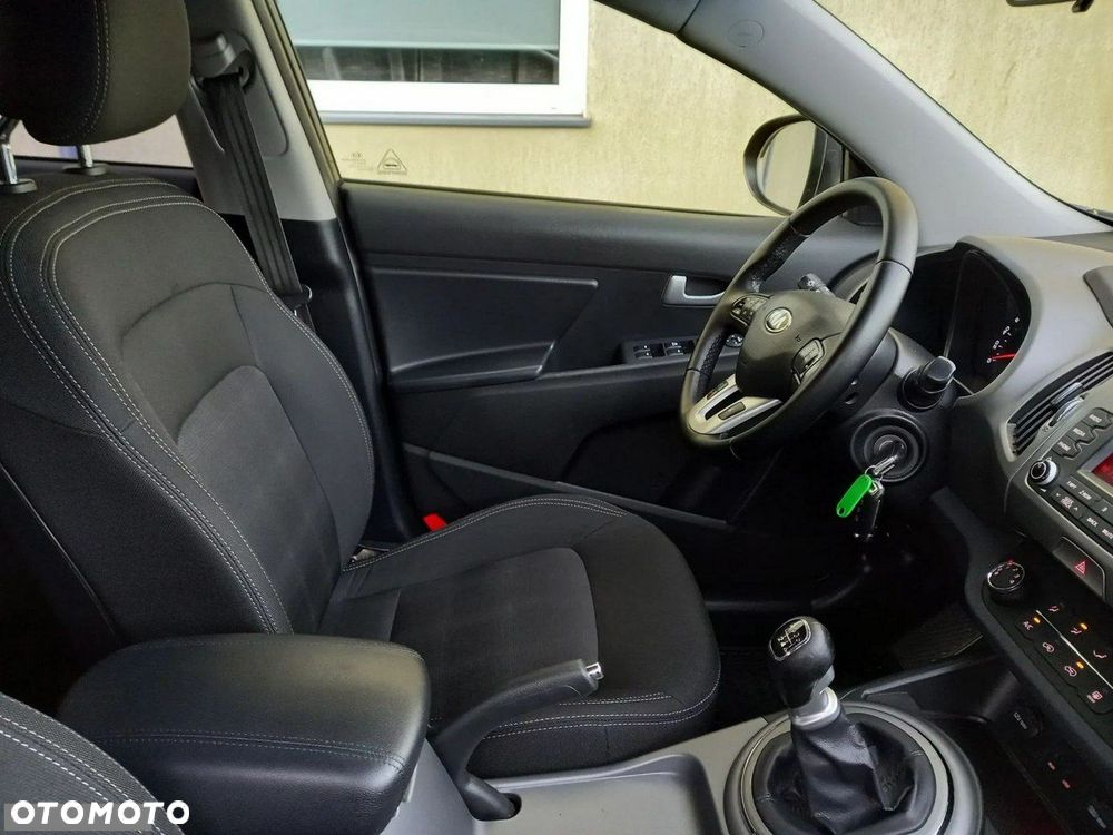 Kia Sportage 1.7 CRDI 2WD Dream-Team Edition - 21