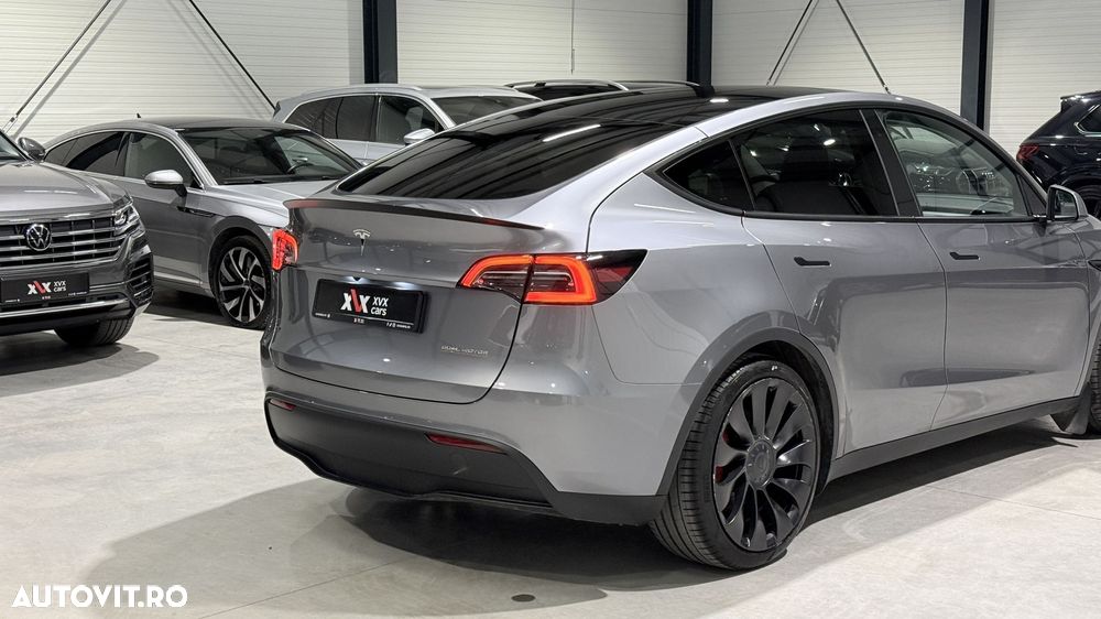 Tesla Model Y Performance Dual Motor AWD - 15