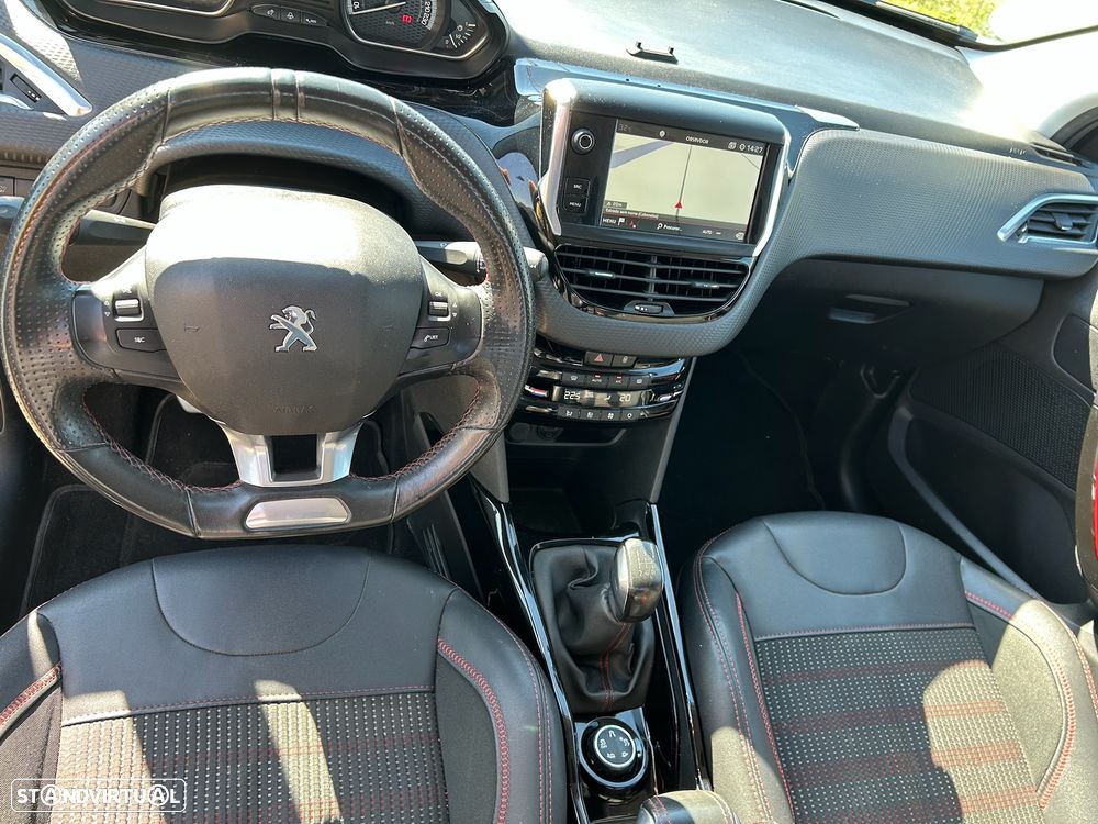 Peugeot 2008 1.2 PureTech GT Line - 26