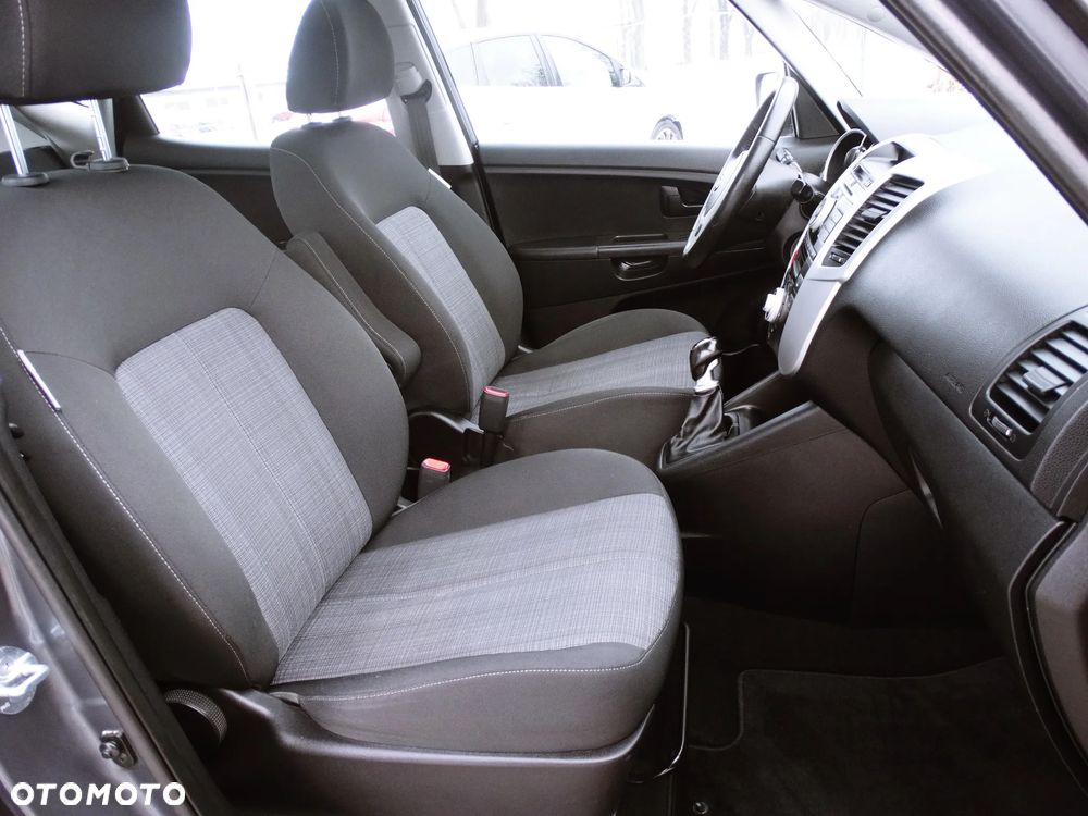 Kia Venga 1.4 CRDi 90 Business Line - 27