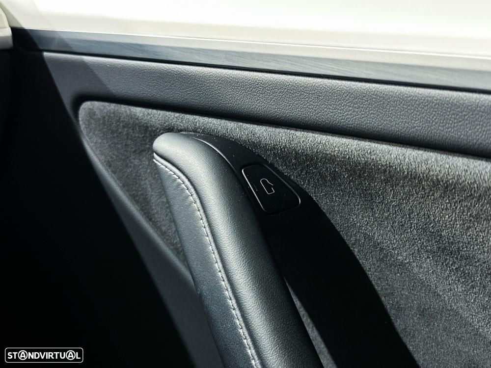 Tesla Model Y Standard - 34