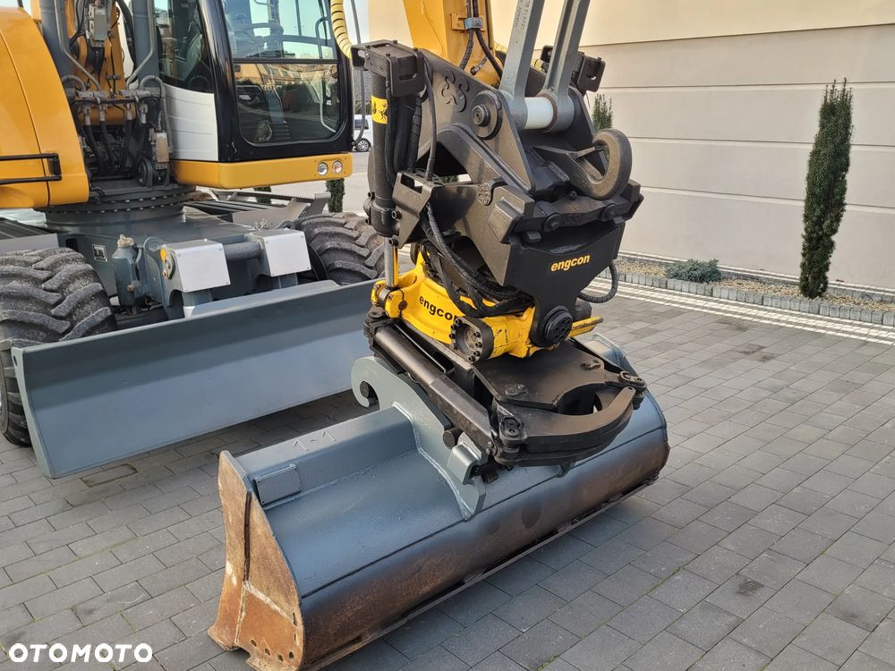 Liebherr A914 compact / ROTOTILT ze szczypcami / SUPER STAN / - 16