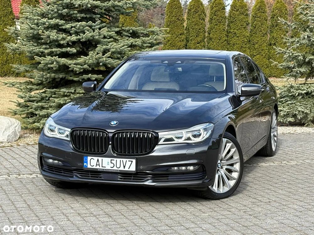 BMW Seria 7 750i - 1