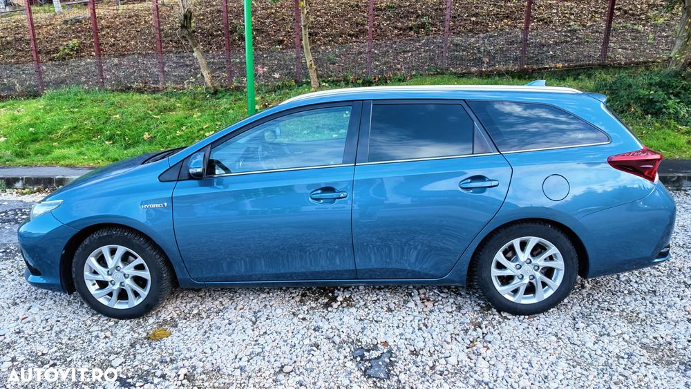 Toyota Auris 2015 photo 2