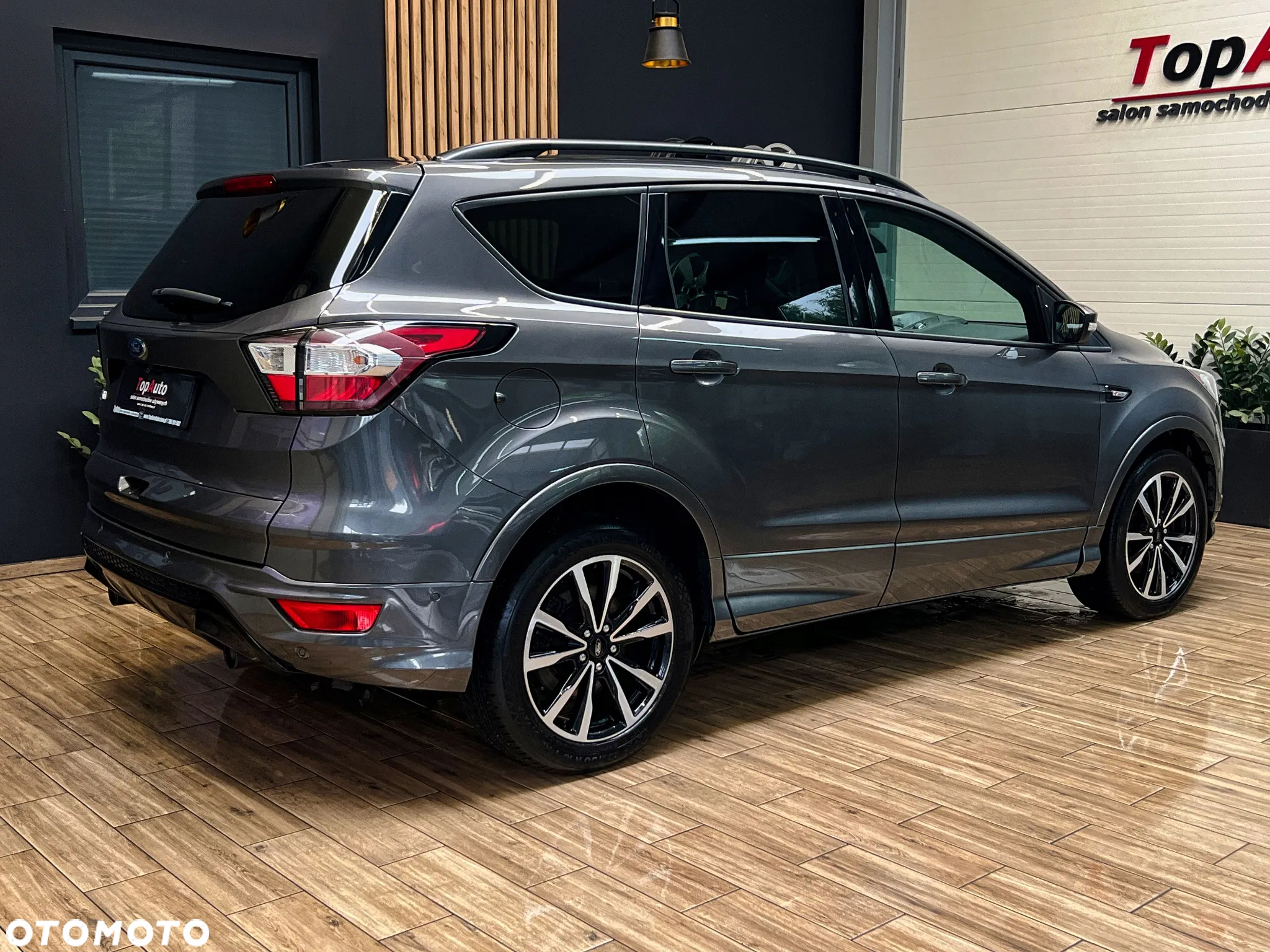 Ford Kuga 2.0 TDCi 2x4 ST-Line - 6