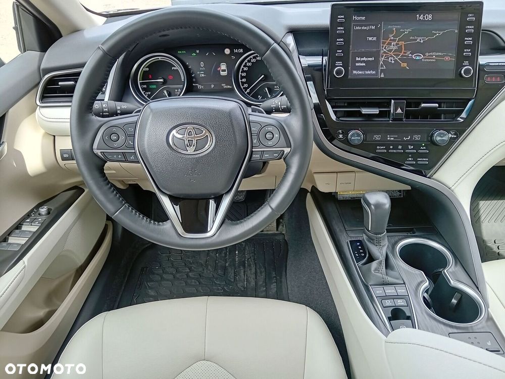 Toyota Camry 2.5 Hybrid Executive CVT - 12
