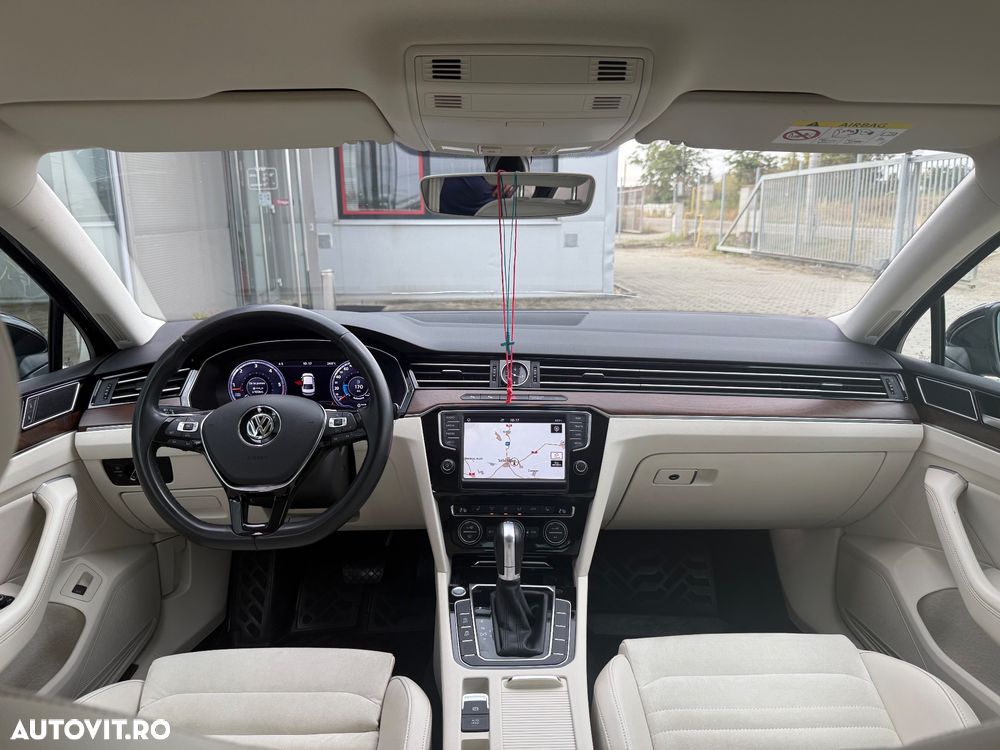 Volkswagen Passat 2.0 TDI DSG Highline - 25