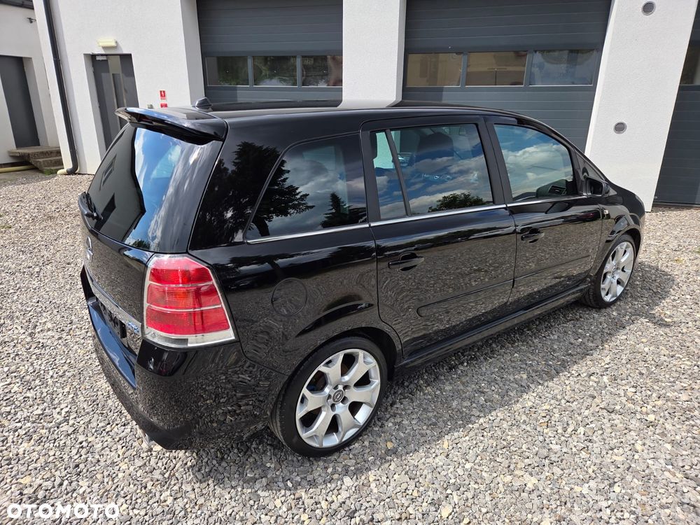 Opel Zafira OPC - 11