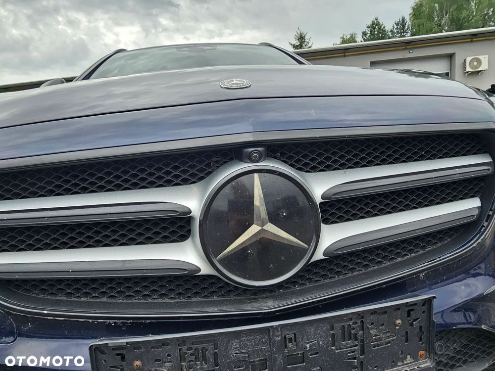Mercedes-Benz Klasa E 220 d 4Matic 9G-TRONIC AMG Line - 6