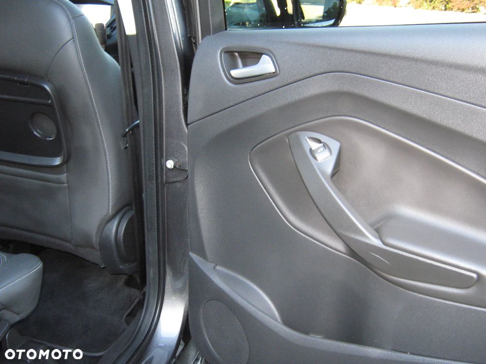 Ford Kuga 2.0 TDCi 2x4 Titanium - 10