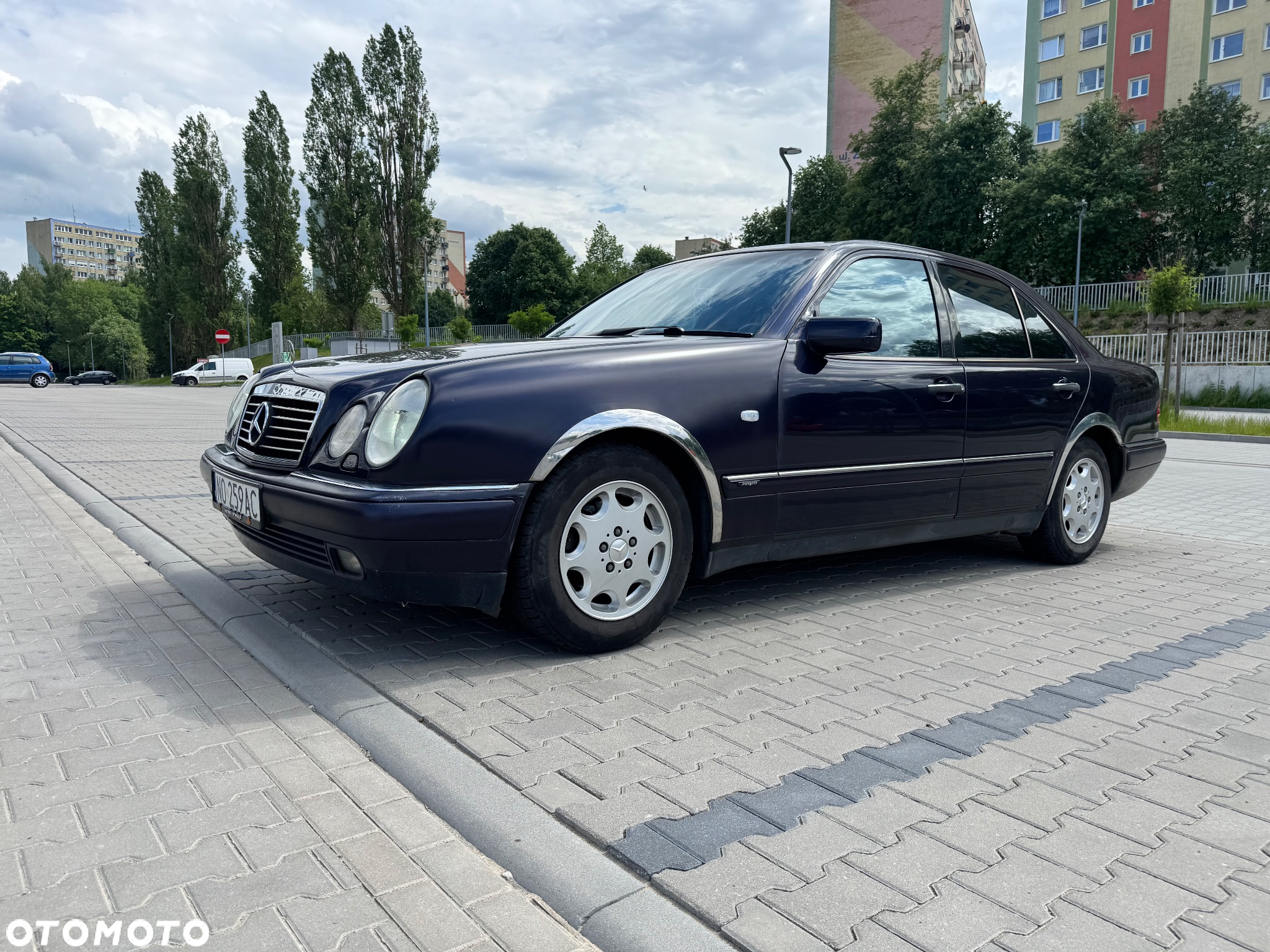 Mercedes-Benz Klasa E 200 Avantgarde - 40