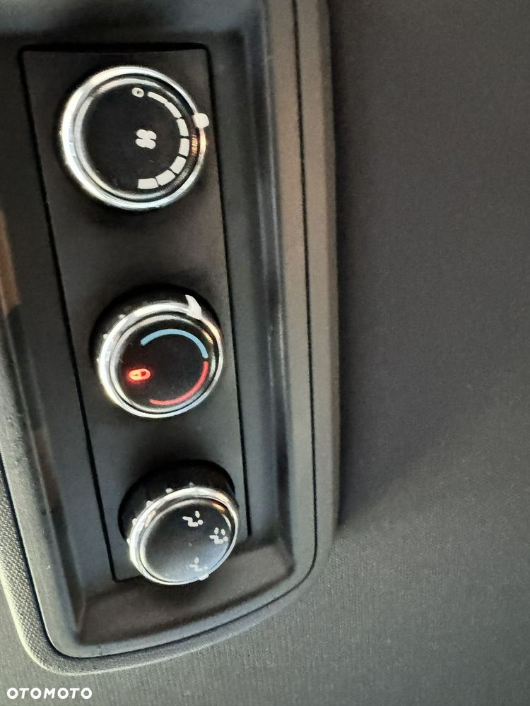 Dodge Grand Caravan - 29