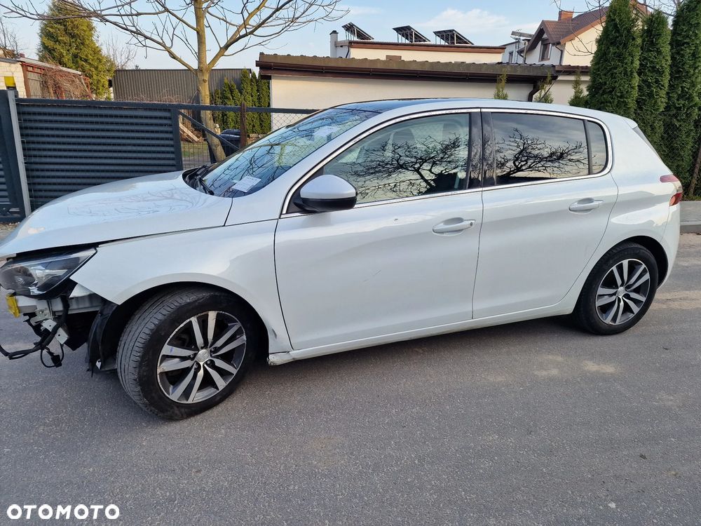 Peugeot 308 PureTech 130 GPF EAT8 Stop & Start Allure Business-Paket - 12