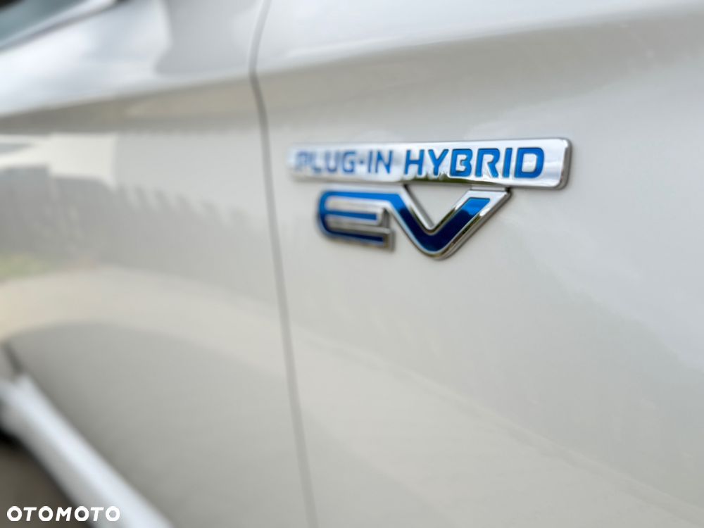 Mitsubishi Outlander 2.4 4WD Top - 19