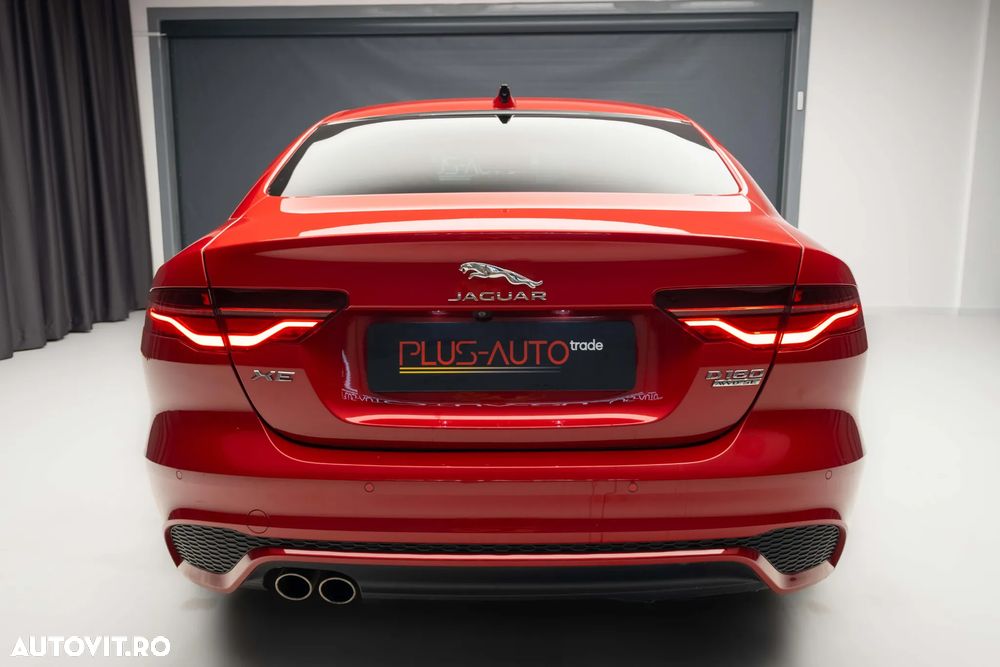Jaguar XE 2.0 AWD Portfolio - 14