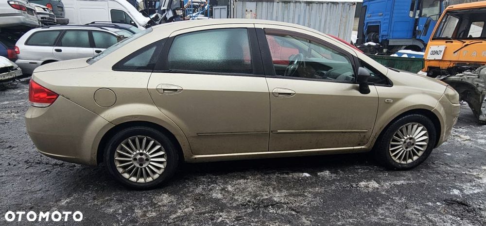 Fiat Linea 1,4 B 57kW / 78 KM (kod lak: 261) pojazd na części: maska, zderzak, drzwi, szyby, lusterka, chłodnica... - 3