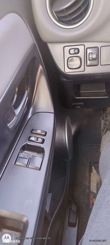 Toyota Yaris Hybrid 100 Premium - 19