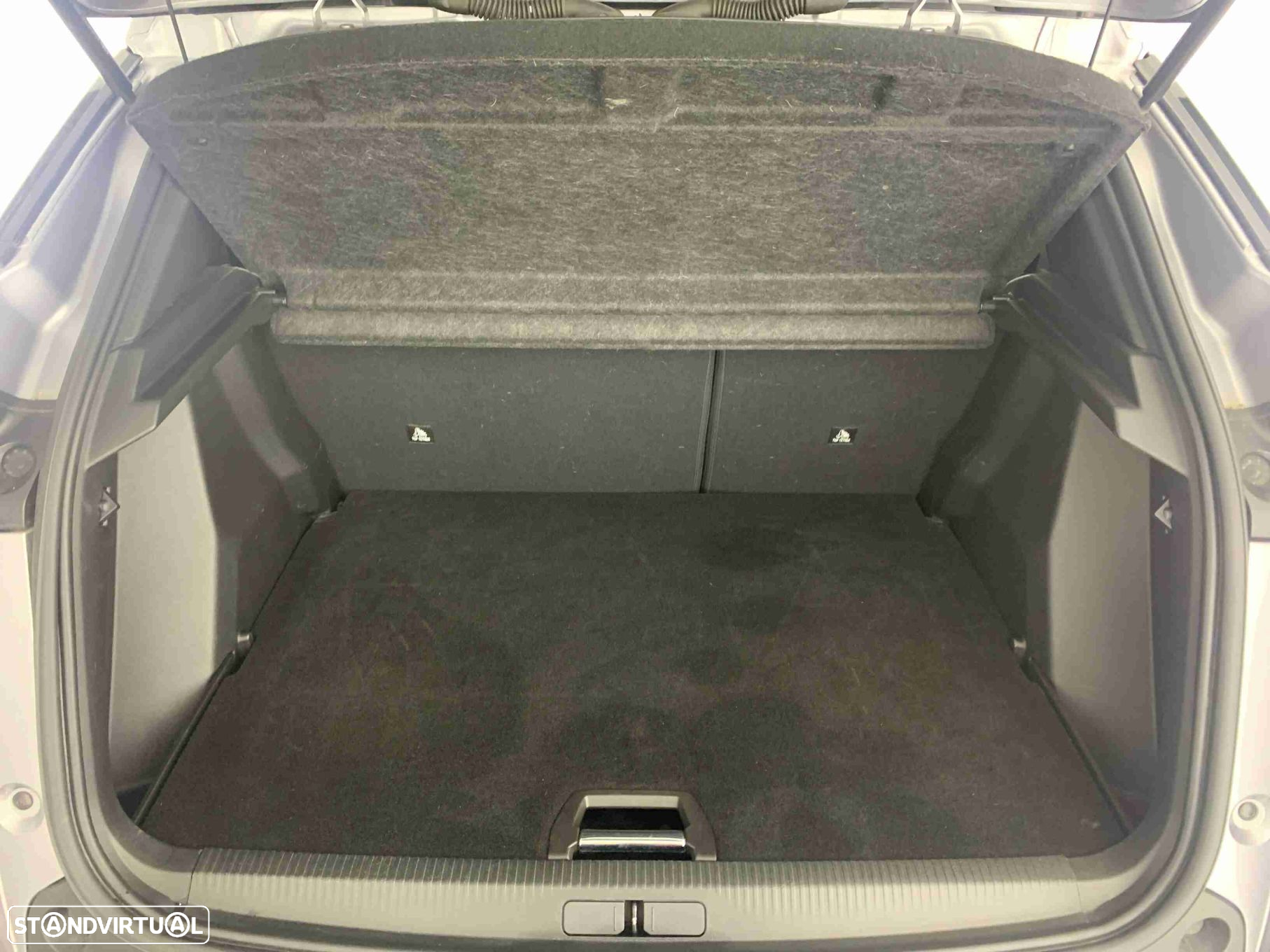 Peugeot 2008 1.2 PureTech Allure EAT8 - 14