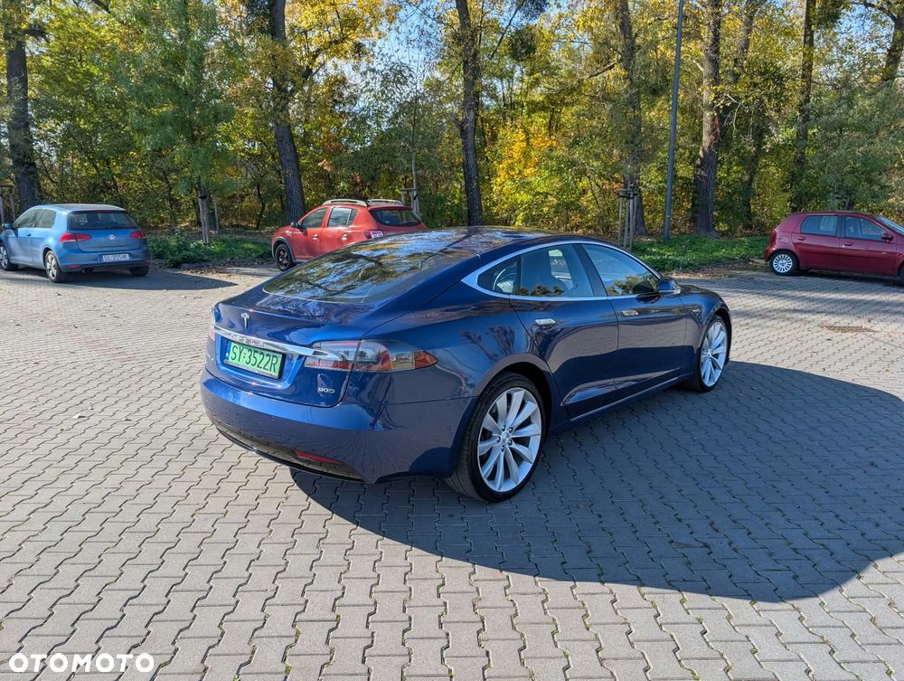 Tesla Model S 90 D - 4